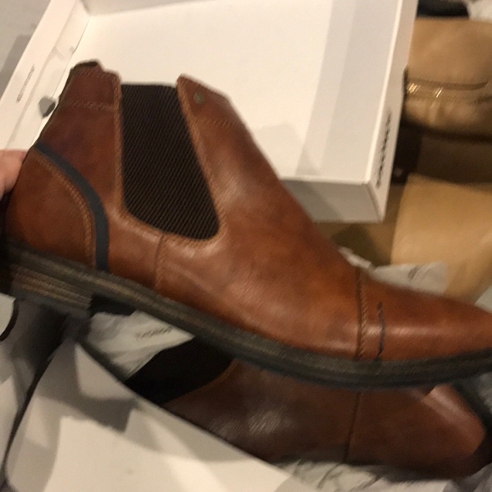 Boots - Picture 4 of 4